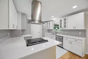 947 E Oakdale Rd, Irving, TX 75060 - Photo 4