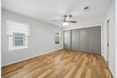 947 E Oakdale Road, Irving, TX 75060 - Photo 16