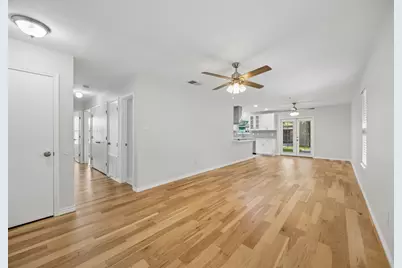 947 E Oakdale Road, Irving, TX 75060 - Photo 10