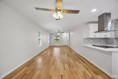947 E Oakdale Road, Irving, TX 75060 - Photo 8