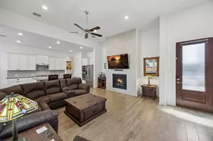 4741 Kings Garden Pkwy, Arlington, TX 76005 - Photo 4
