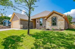2714 Austin Dr, Granbury, TX 76048 - Photo 1