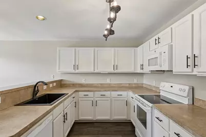 2034 Peregrine Court, Lewisville, TX 75077 - Photo 8