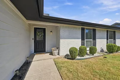 733 Montvale Drive, Mansfield, TX 76063 - Photo 2