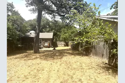 2336 Carnation Avenue, Fort Worth, TX 76111 - Photo 4