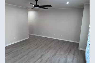 600 Bagby Avenue #8E, Waco, TX 76706 - Photo 4