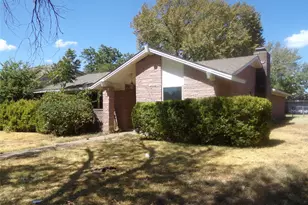 211 S Alexander Ave, Duncanville, TX 75116 - Photo 2
