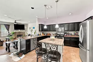 202 Belgian St, Waxahachie, TX 75165 - Photo 6