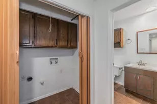 611 Lost Springs Ct, Arlington, TX 76012 - Photo 6