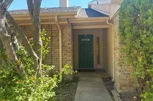 611 Lost Springs Ct, Arlington, TX 76012 - Photo 2