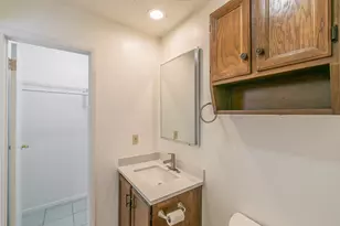 611 Lost Springs Ct, Arlington, TX 76012 - Photo 26