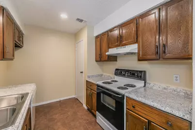 611 Lost Springs Court #B, Arlington, TX 76012 - Photo 18