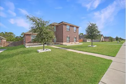717 Milas Lane, Glenn Heights, TX 75154 - Photo 2