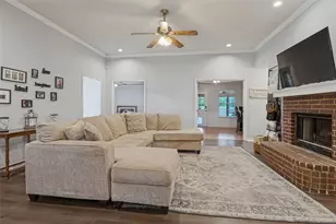 701 Carlisle Ct, Lake Dallas, TX 75065 - Photo 8
