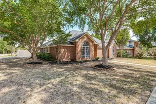 701 Carlisle Ct, Lake Dallas, TX 75065 - Photo 2