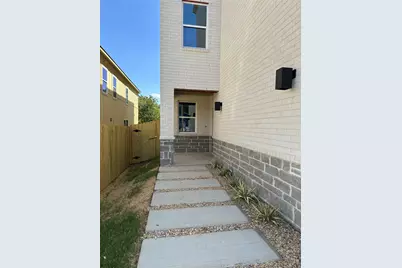 1318 Diceman Avenue, Dallas, TX 75203 - Photo 1