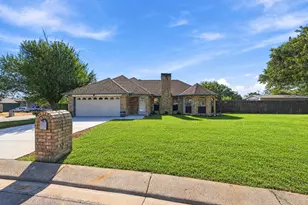 10201 Maverick Dr, Fort Worth, TX 76108 - Photo 2