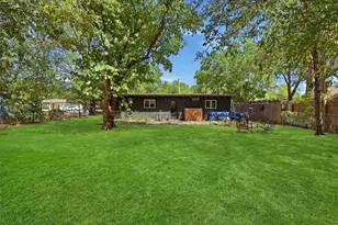 803 W Bluff St, Granbury, TX 76048 - Photo 22