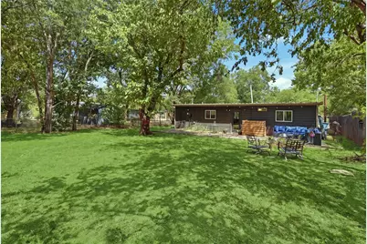 803 W Bluff Street, Granbury, TX 76048 - Photo 26