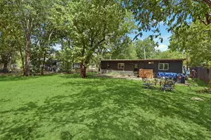803 W Bluff St, Granbury, TX 76048 - Photo 26