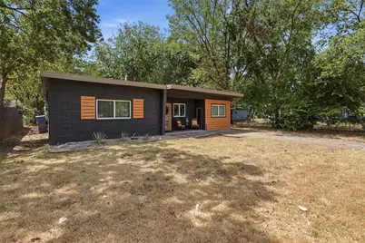 803 W Bluff Street, Granbury, TX 76048 - Photo 28
