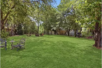 803 W Bluff Street, Granbury, TX 76048 - Photo 24