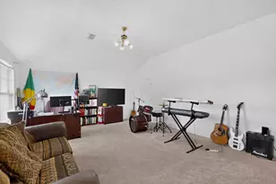204 Centennial Pl, Crowley, TX 76036 - Photo 10