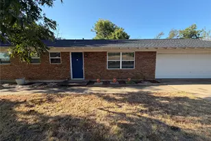 1437 W Ball St, Weatherford, TX 76086 - Photo 2