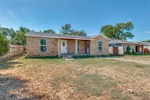 336 Belle St, Bedford, TX 76022 - Photo 2