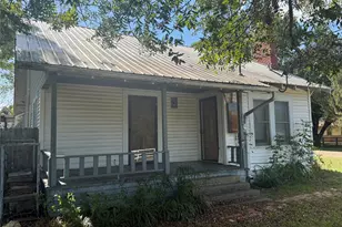 302 S Hogg St, Streetman, TX 75859 - Photo 1