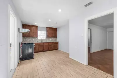 1016 Sycamore Terrace, Fort Worth, TX 76104 - Photo 4