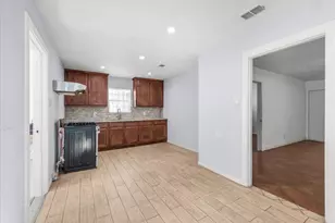 1016 Sycamore Terrace, Fort Worth, TX 76104 - Photo 4
