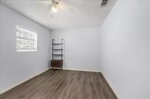 1016 Sycamore Terrace, Fort Worth, TX 76104 - Photo 14