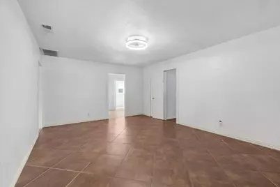 1016 Sycamore Terrace, Fort Worth, TX 76104 - Photo 2