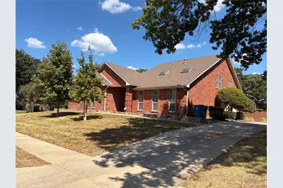 1911 Buffalo Bend Drive, Lewisville, TX 75067 - Photo 4