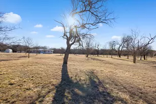 305 Cheyenne Dr, Runaway Bay, TX 76426 - Photo 30