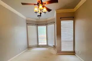 8648 Mill Creek Rd, Irving, TX 75063 - Photo 6