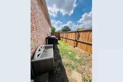 8648 Mill Creek Road, Irving, TX 75063 - Photo 16
