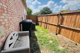 8648 Mill Creek Rd, Irving, TX 75063 - Photo 16