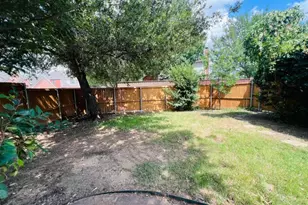 8648 Mill Creek Rd, Irving, TX 75063 - Photo 18