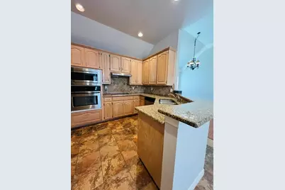 8648 Mill Creek Road, Irving, TX 75063 - Photo 12