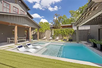 8600 Forest Hills Boulevard, Dallas, TX 75218 - Photo 4