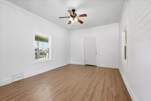 417 E Hughes St, Collinsville, TX 76233 - Photo 10