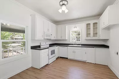 417 E Hughes Street, Collinsville, TX 76233 - Photo 14