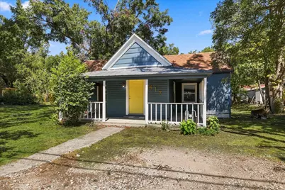 417 E Hughes Street, Collinsville, TX 76233 - Photo 2
