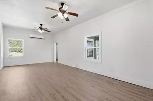 417 E Hughes St, Collinsville, TX 76233 - Photo 6