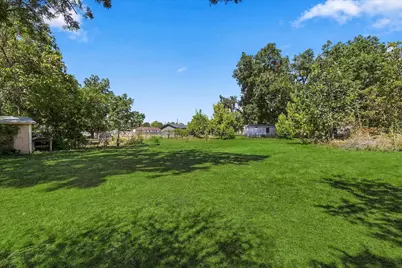 417 E Hughes Street, Collinsville, TX 76233 - Photo 28