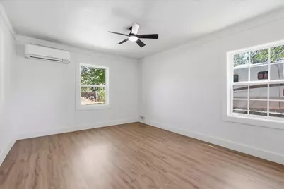 417 E Hughes Street, Collinsville, TX 76233 - Photo 18