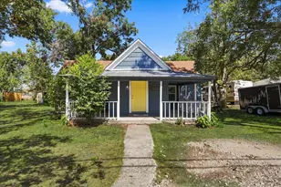 417 E Hughes St, Collinsville, TX 76233 - Photo 1