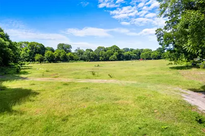 1213 S Houston School Road, Lancaster, TX 75146 - Photo 4